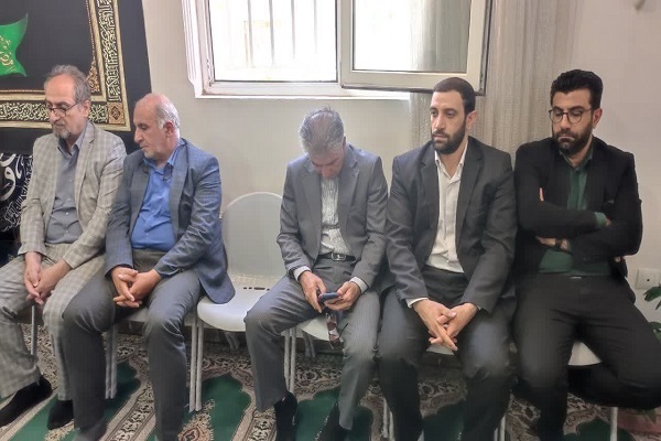 گردهمایی جمعی از پیرغلامان حسینی، ذاکران اهل‌بیت(ع)