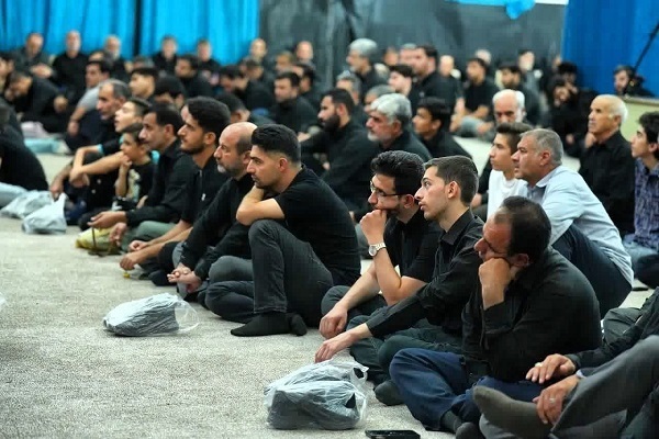 شب ششم عزای حضرت سیدالشهداء(ع) در حسینیه ثارالله خرم‌آباد