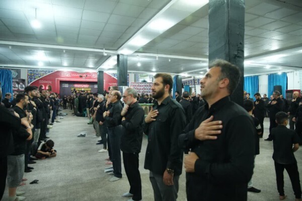 عکس | شب هفتم عزای حسین(ع) در حسینیه ثارالله(ع) خرم‌آباد