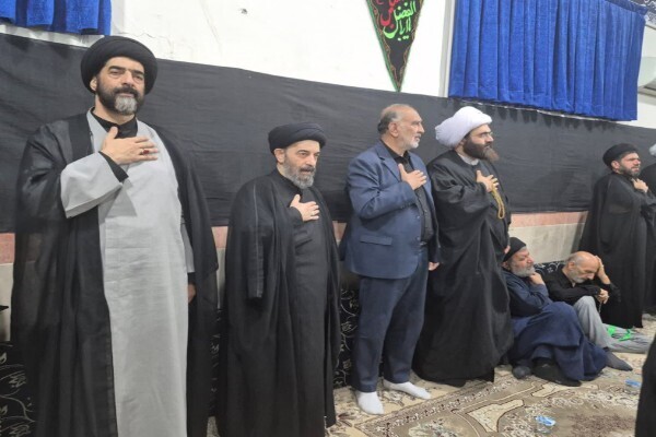 مراسم عزاداری شب هشتم محرم در بیت نماینده ولی‌فقیه در لرستان