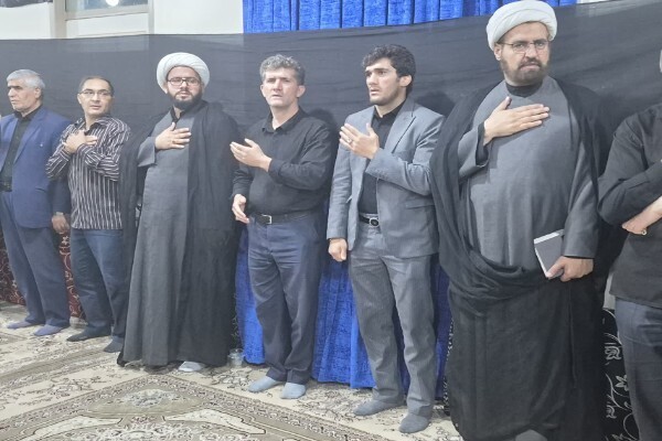 مراسم عزاداری شب هشتم محرم در بیت نماینده ولی‌فقیه در لرستان