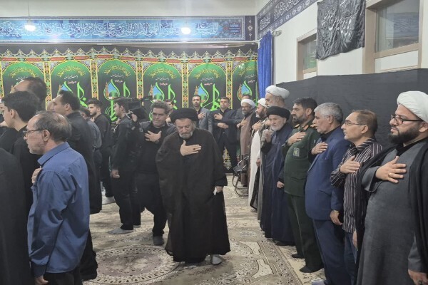 مراسم عزاداری شب هشتم محرم در بیت نماینده ولی‌فقیه در لرستان