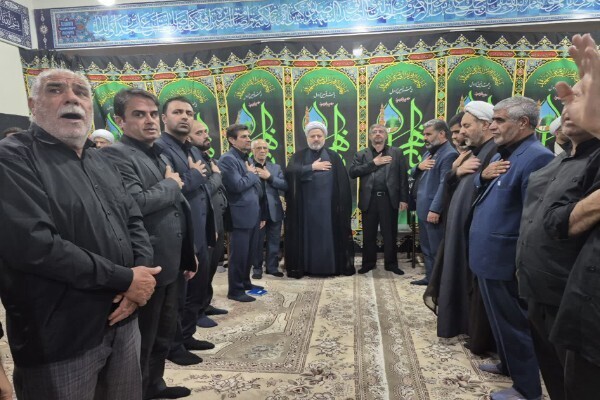 مراسم عزاداری شب نهم محرم در بیت نماینده ولی‌ فقیه در لرستان