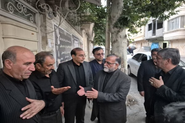 دیدار استاندار لرستان با خانواده شهید «بهنام قاسمیان»