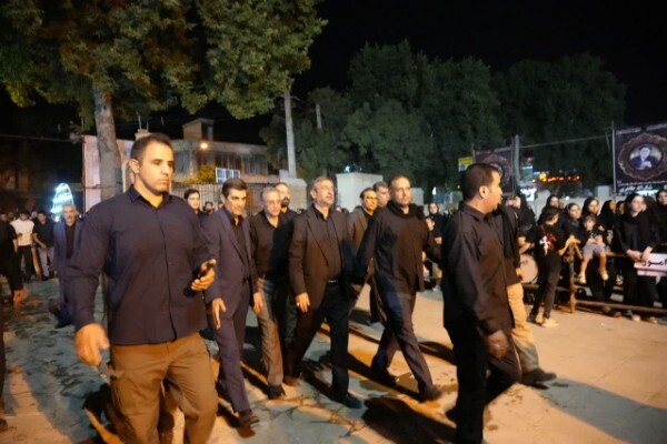 عکس | شرکت استاندار لرستان در مراسم عزاداری سیدالشهدا(ع) در هیئات مذهبی خرم‌آباد