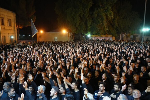 عکس | شرکت استاندار لرستان در مراسم عزاداری سیدالشهدا(ع) در هیئات مذهبی خرم‌آباد