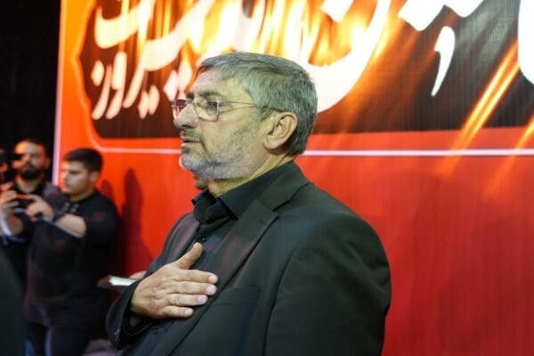 عکس | شرکت استاندار لرستان در مراسم عزاداری سیدالشهدا(ع) در هیئات مذهبی خرم‌آباد