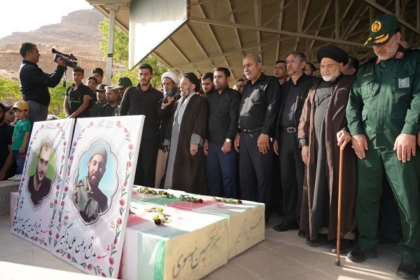 آیین بدرقه شهیدان «سید حسین موسوی» و «علی بازگیر» در خرم‌آباد