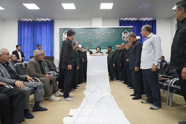 عکس | دیدار مردم رومشکان با نماینده ولی‌فقیه در لرستان