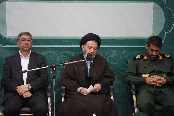 عکس | دیدار مردم رومشکان با نماینده ولی‌فقیه در لرستان