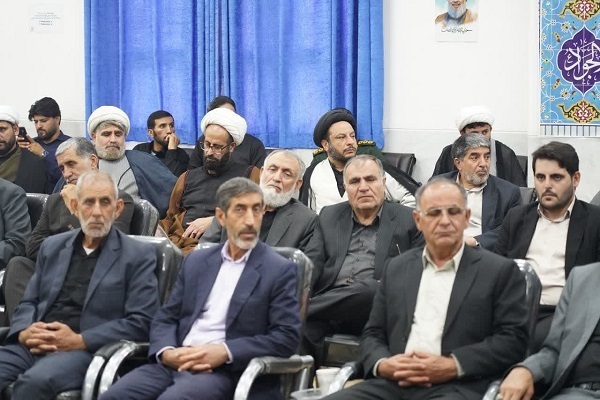 عکس | دیدار مردم رومشکان با نماینده ولی‌فقیه در لرستان