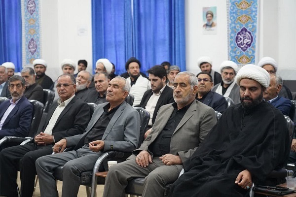 عکس | دیدار مردم رومشکان با نماینده ولی‌فقیه در لرستان