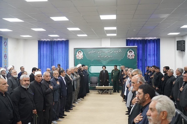 عکس | دیدار مردم رومشکان با نماینده ولی‌فقیه در لرستان