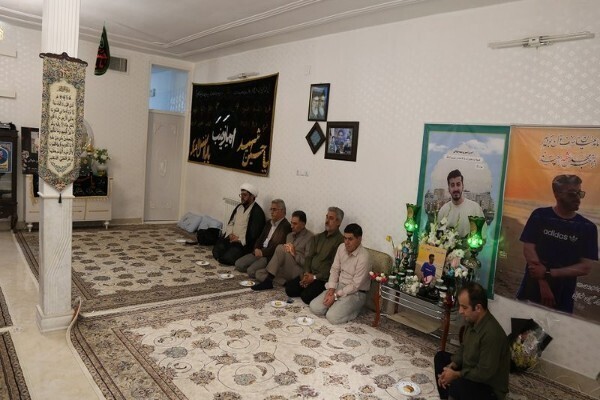 دیدار دانشگاهیان لرستان با خانواده شهید «امیرحسین طولابی»