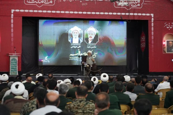 مراسم تکریم و معارفه مسئول جدید دفتر نمایندگی ولی فقیه در سپاه حضرت ابوالفضل(ع) لرستان