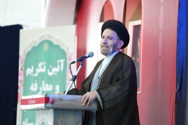 مراسم تکریم و معارفه مسئول جدید دفتر نمایندگی ولی فقیه در سپاه حضرت ابوالفضل(ع) لرستان