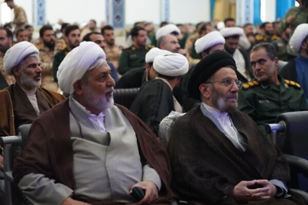 مراسم تکریم و معارفه مسئول جدید دفتر نمایندگی ولی فقیه در سپاه حضرت ابوالفضل(ع) لرستان