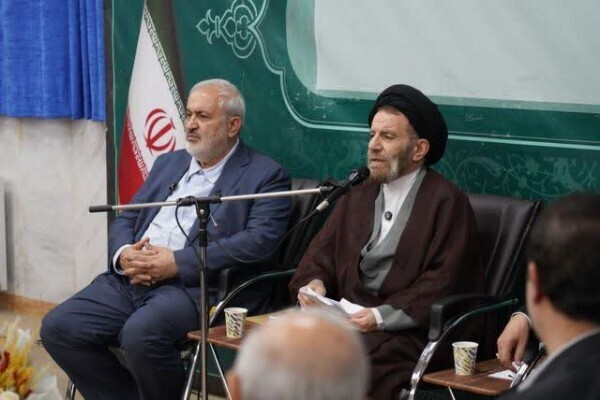 دیدار وزیر نیرو با نماینده ولی‌فقیه در لرستان