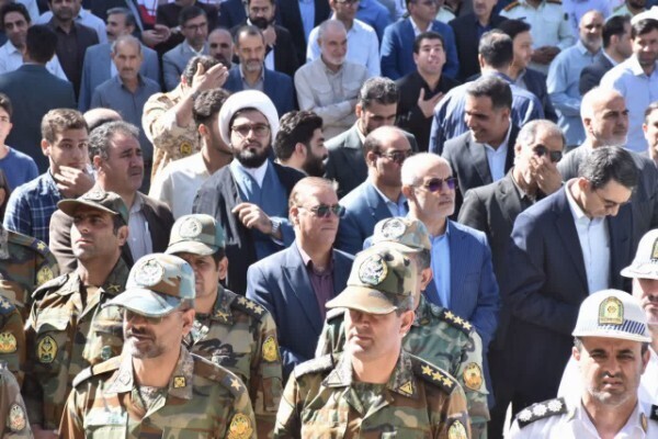 عکس | گلباران و عطر افشانی گلزار مطهر شهدای شهرستان خرم‌آباد