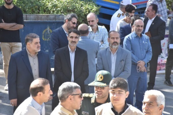 عکس | گلباران و عطر افشانی گلزار مطهر شهدای شهرستان خرم‌آباد