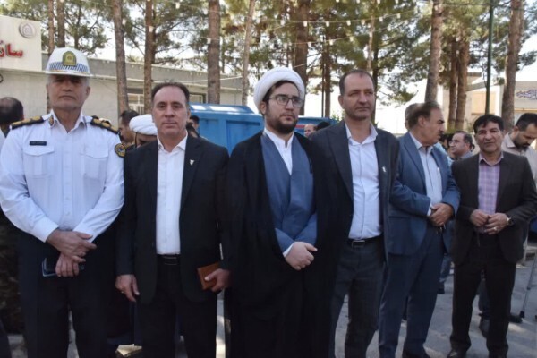 عکس | گلباران و عطر افشانی گلزار مطهر شهدای شهرستان خرم‌آباد