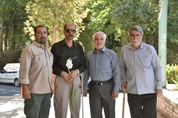 عکس | گلباران و عطر افشانی گلزار مطهر شهدای شهرستان خرم‌آباد