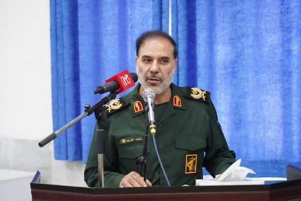 عکس | دیدار فرماندهان و کارکنان نیروهای مسلح با نماینده ولی‌فقیه در لرستان