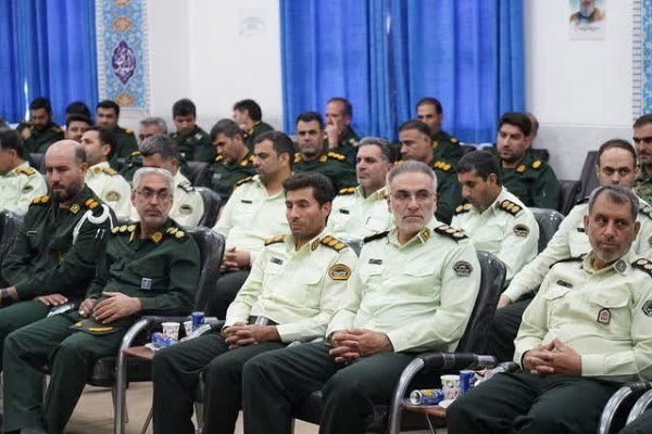 عکس | دیدار فرماندهان و کارکنان نیروهای مسلح با نماینده ولی‌فقیه در لرستان