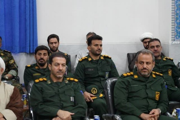 عکس | دیدار فرماندهان و کارکنان نیروهای مسلح با نماینده ولی‌فقیه در لرستان