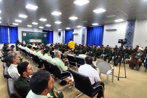 عکس | دیدار فرماندهان و کارکنان نیروهای مسلح با نماینده ولی‌فقیه در لرستان