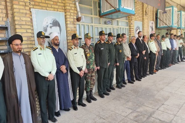 گلباران و عطر افشانی گلزار مطهر شهدای شهرستان خرم‌آباد