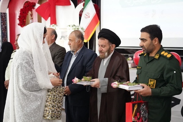 اهدای جهیزیه به نوعروسان