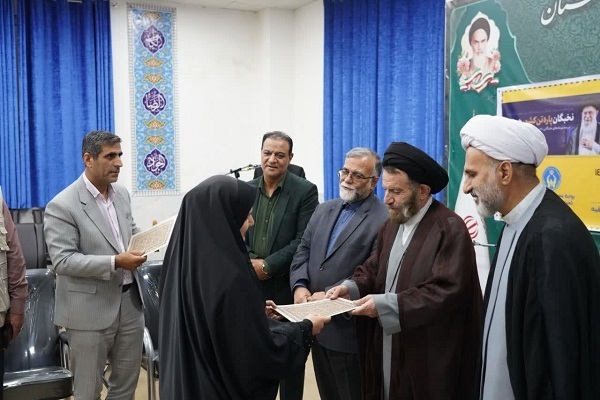 دیدار پذیرفته شدگان کنکور سراسری با نماینده ولی فقیه در لرستان