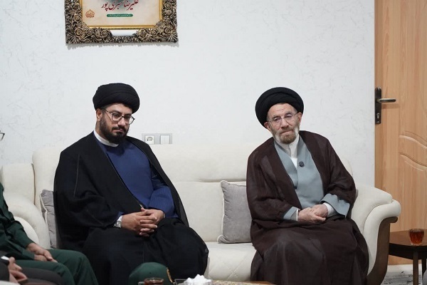 دیدار اعضای شورای فرهنگ عمومی لرستان با خاناده شهدای جنگ 12 روزه