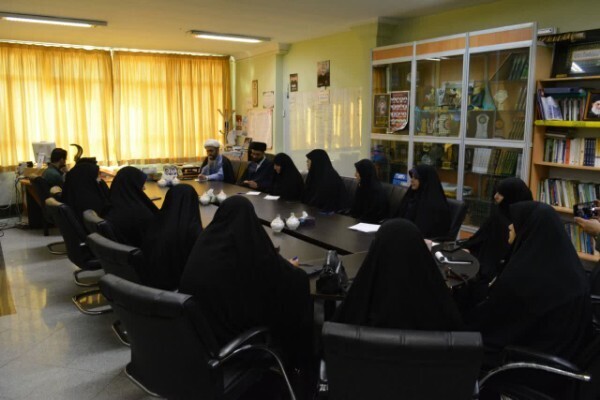 عکس | نشست فعالان و تشکل‌های عرصه نوجوانی خرم‌آباد