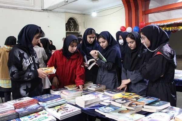 نمایشگاه کتاب خرم‌آباد افتتاح شد