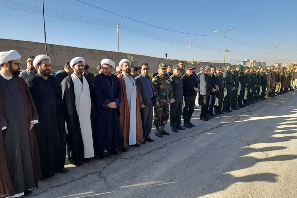 تشییع پیکر شهدای گمنام بر روی دستان مردم لرستان