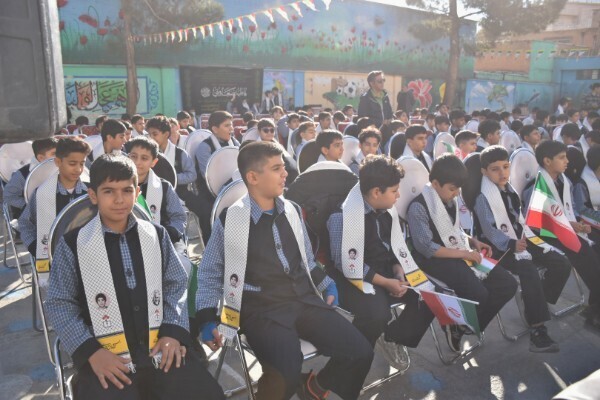 نواخته شدن زنگ ایثار و مقاومت به مناسبت هفته بسیج