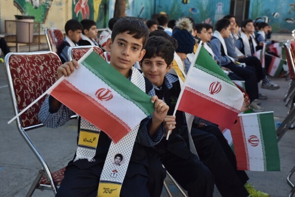 نواخته شدن زنگ ایثار و مقاومت به مناسبت هفته بسیج