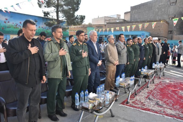 نواخته شدن زنگ ایثار و مقاومت به مناسبت هفته بسیج