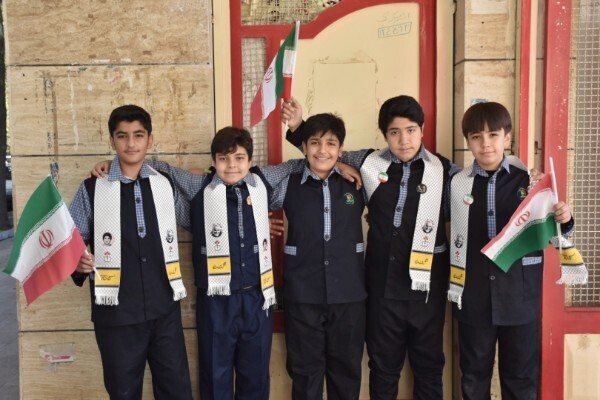 نواخته شدن زنگ ایثار و مقاومت به مناسبت هفته بسیج