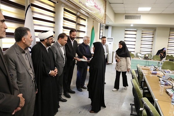 تجلیل دانشگاه لرستان از خانواده‌های معظم شهیدان جنگ تحمیلی 12 روزه