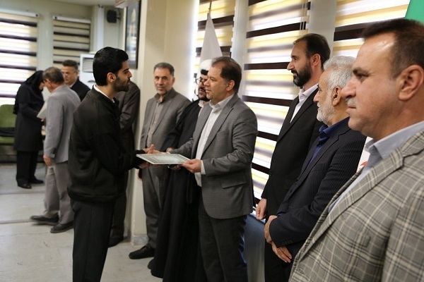 تجلیل دانشگاه لرستان از خانواده‌های معظم شهیدان جنگ تحمیلی 12 روزه