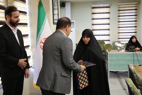 تجلیل دانشگاه لرستان از خانواده‌های معظم شهیدان جنگ تحمیلی 12 روزه