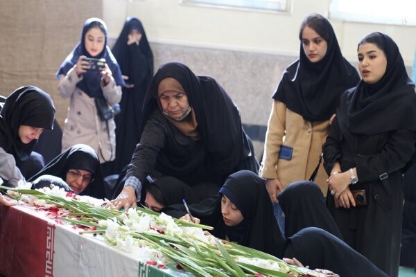 تشییع پیکر شهید گمنام در دانشگاه لرستان