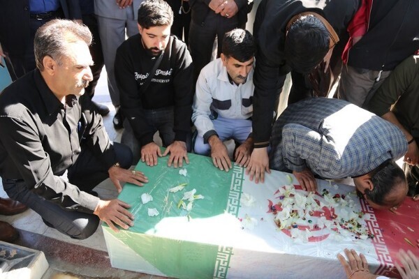 تشییع پیکر شهید گمنام در دانشگاه لرستان