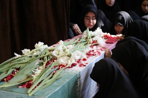 تشییع پیکر شهید گمنام در دانشگاه لرستان