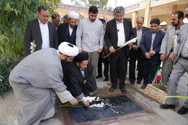 گلزار شهدای رومشکان غبارروبی شد