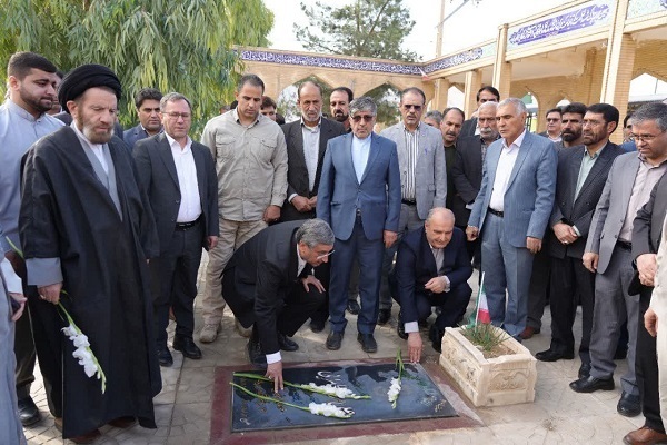 گلزار شهدای رومشکان غبارروبی شد