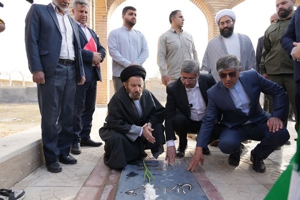 گلزار شهدای رومشکان غبارروبی شد